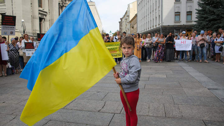 Расстреляно множество невинных граждан: На Украине извращённо осквернили память о Герое СССР