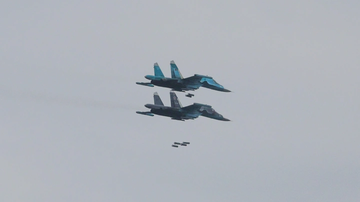 Авиация сбросила ФАБ-3000 на позиции ВСУ в тылу обороны под Харьковом — видео