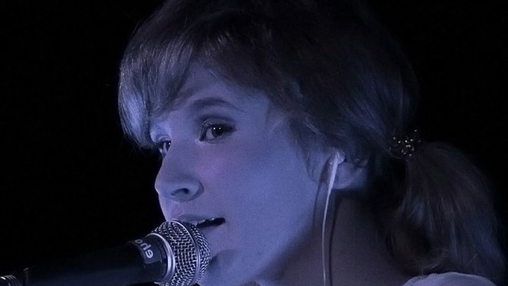 Наивное свержение Путина в исполнении Монеточки оценил Дудь: Как же страшно звучит...