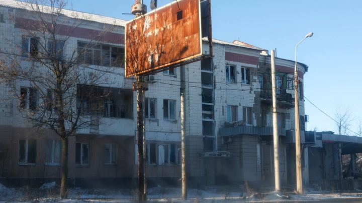 Донецк и Макеевка под ударом: гремят взрывы, воют сирены. ВСУ обстреляли жилые дома, есть пострадавшие