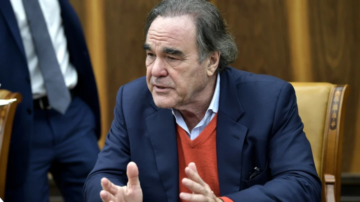 Оливер Стоун обвинил демократов во лжи и назвал Россию лучшим партнёром США