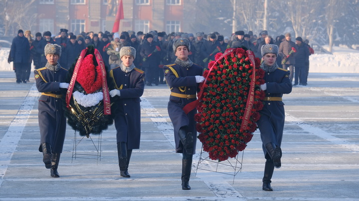 Новосибирцы отметили 80-летие победы в Сталинградской битве