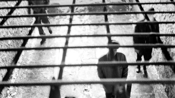 Бойцов ZOV обворовывают новые граждане: Бомбилы и зэки держат в страхе тыл страны