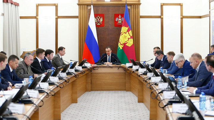 На Кубани для проезда мусоровозов на свалку в Полтавскую построили временный мост в объезд станицы