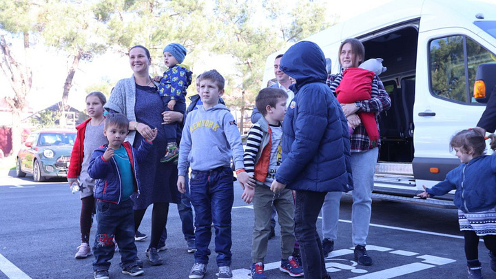 В Краснодарском крае первым переселенцам из Херсонской области вручили жилищные сертификаты