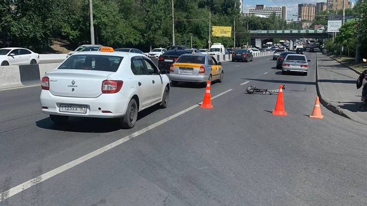 На проспекте Нагибина сбили ростовчанина на электросамокате