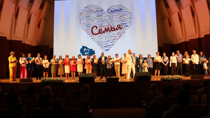 Более 11 тысяч работников социальной сферы Новосибирской области отметили свой профессиональный праздник