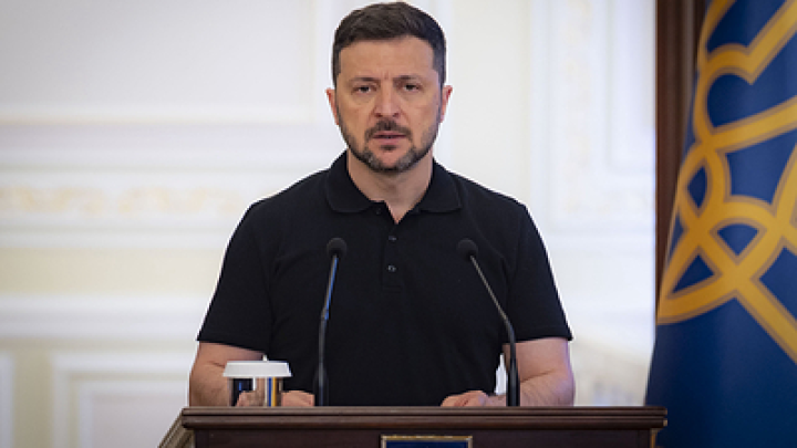 Зеленский после встречи с Сырским сообщил о подготовке новых ударов вглубь России