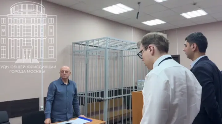 По делу продюсера Ласкового мая Разина расследуются два эпизода мошенничества