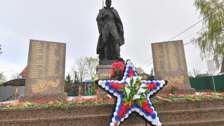 Жители пермской глубинки решили сами ухаживать за брошенными памятниками фронтовикам