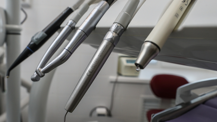 Стоматологический туризм: экономия средств или лишние риски? Объясняет врач