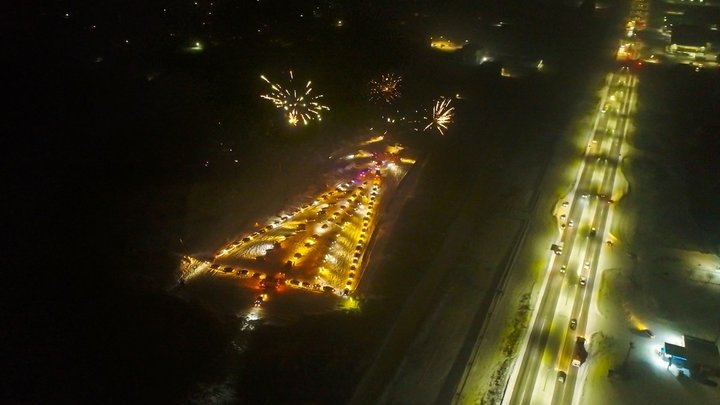 Русская ёлка из автомобилей изумила американцев: Флешмоб охватил всю страну