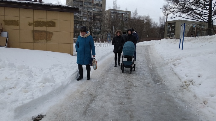 Владимир стоит и падает, а мэрия отчитывается о бессмысленных антимасочных рейдах