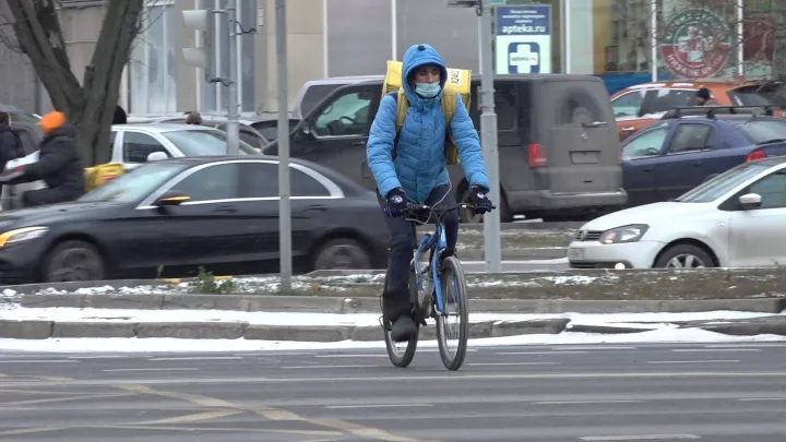 «Курьер с ножом в кармане»: почему доставка еды мигрантами стала источником угрозы