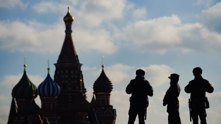 Виктор Баранец: США не оставили идею госпереворота в России