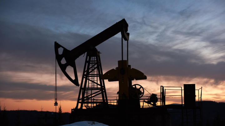 ЦБ ожидает сохранения высоких цен на нефть в ближайшей перспективе