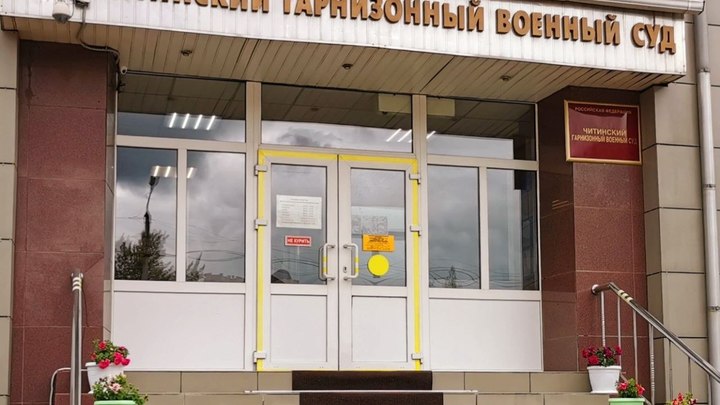Пьяный прапорщик в Чите поругался с незнакомой девушкой и сломал ей ногу