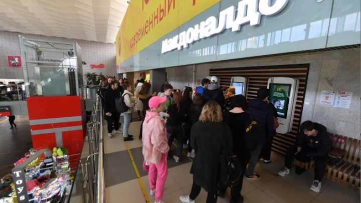 Западные бренды возвращаются в Россию с чёрного хода. Власти составили список из 200 наименований