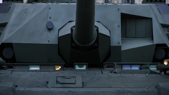 Армата пошла в бой: Новый русский танк уже громит ВСУ на фронте - источник