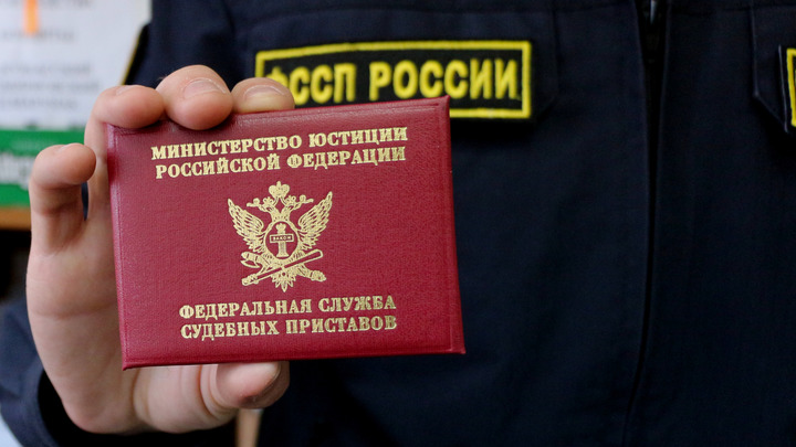 Руководство завода в Кемерове уволило сотрудника, а суд заставил вернуть его на работу