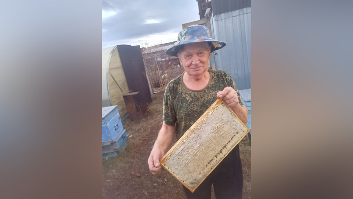 Пасечник из Кузбасса поддержал мобилизованных земляков
