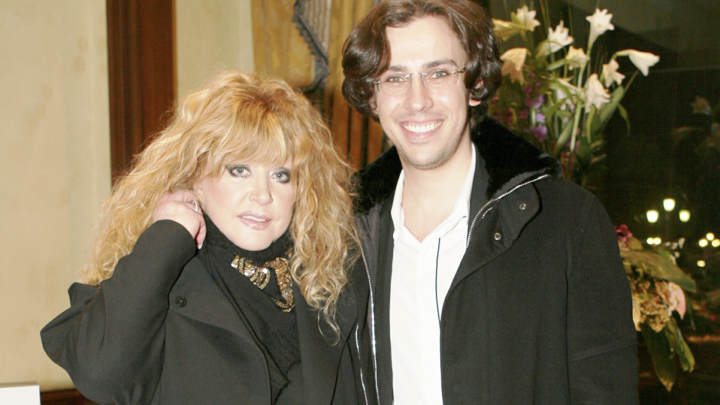 Тайная сделка Пугачёвой: Причина возвращения в Россию - в чеке с несколькими нулями