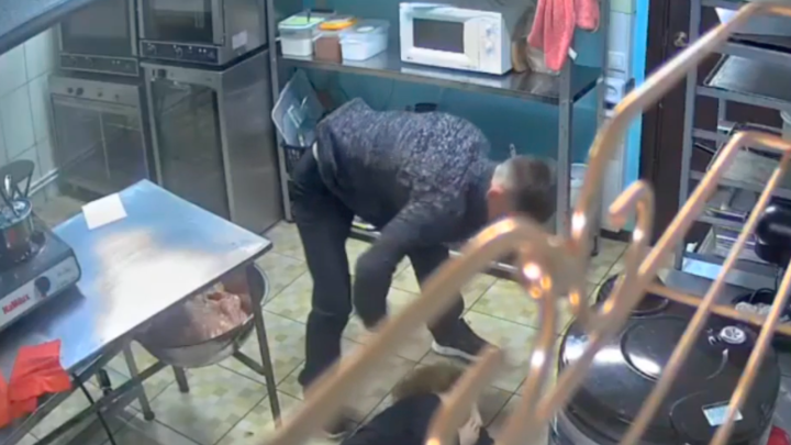 В суд ушло дело об избиении жителем Кубани сотрудницы кафе на Камчатке