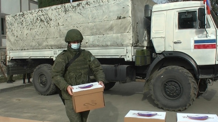 Российские волонтёры организовали адресную гумпомощь для жителей Мариуполя