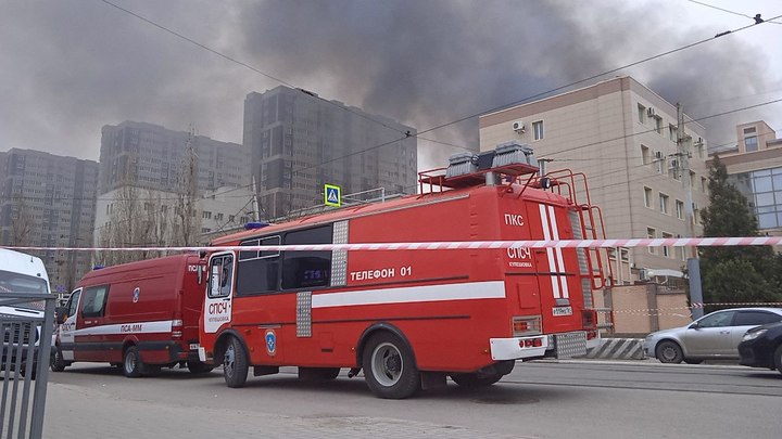 Пожар в здании ФСБ в Ростове: Вассерман рассказал о значении слов боевиков Чёрного моста