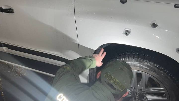 Неизвестные обстреляли Land Cruiser с пассажиром в Приморском крае