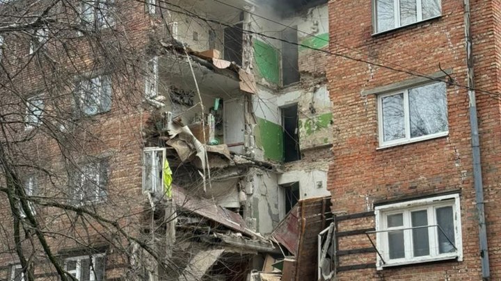 Как рушился подъезд пятиэтажки в Ростове-на-Дону, очевидцы сняли на видео