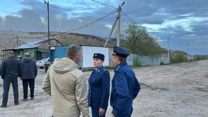 Прокуратура нашла нарушения после пожара на Левобережном полигоне в Новосибирске