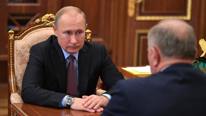 Зюганов упрекнул Путина за выступление без шапки на 15-градусном морозе