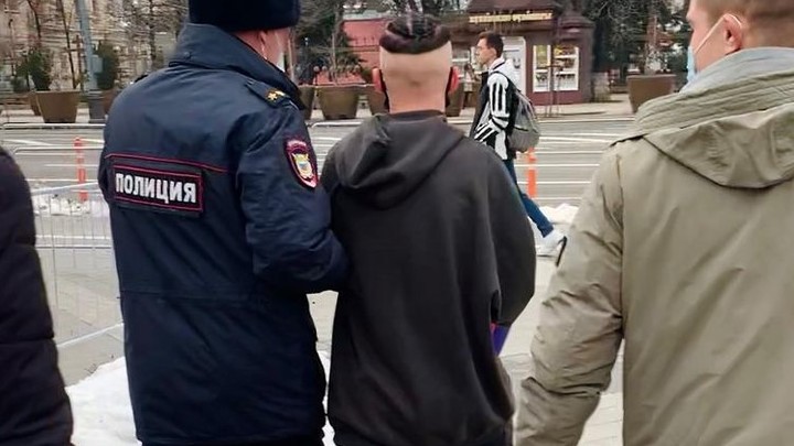 За что полиция в Краснодаре задержала тиктокера Даню Милохина
