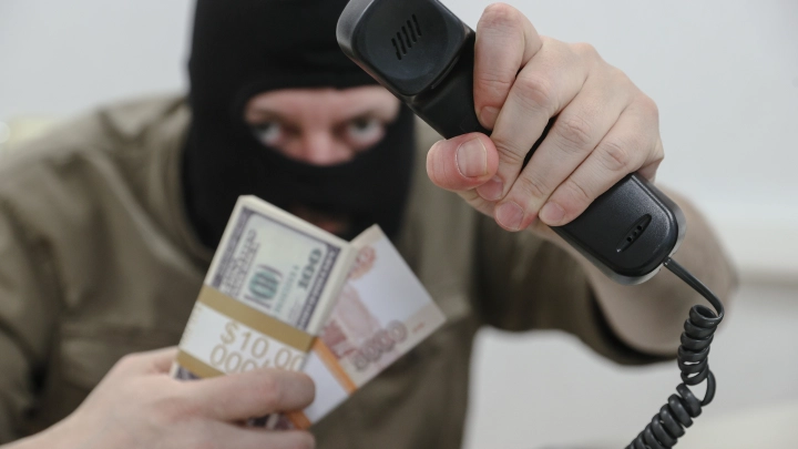 Два звонка — и вы без денег: эксперт предупреждает о новой мошеннической схеме