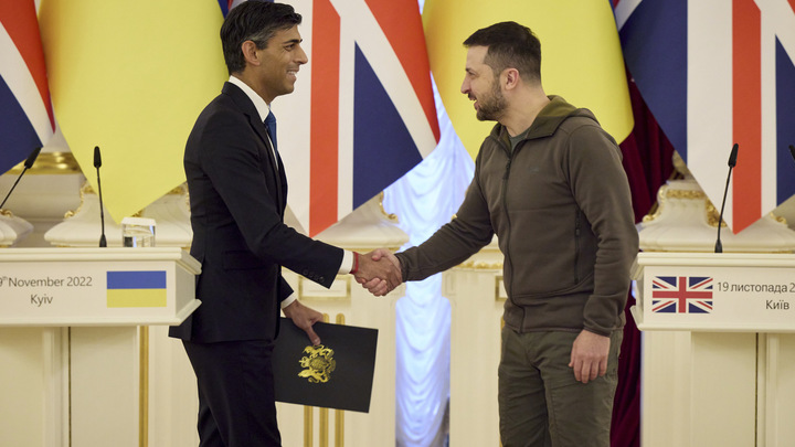 Британское паломничество в Киев: вслед за Риши приехал глава МИД