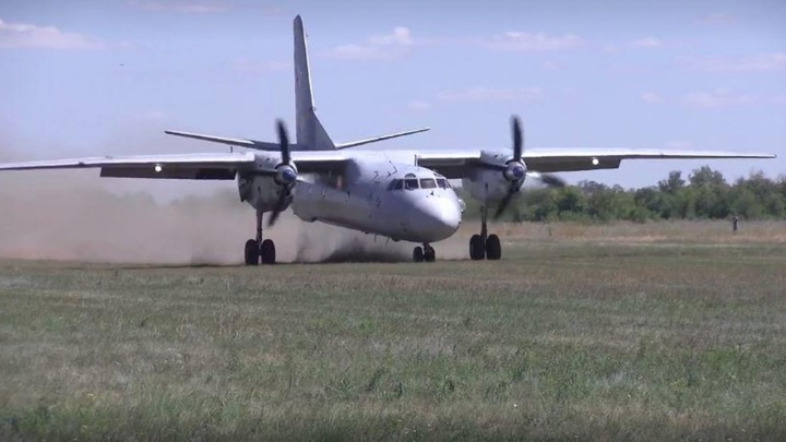 С ювелирной точностью: Боевая авиация ЮВО впервые отработала под Ростовом посадку в чистом поле