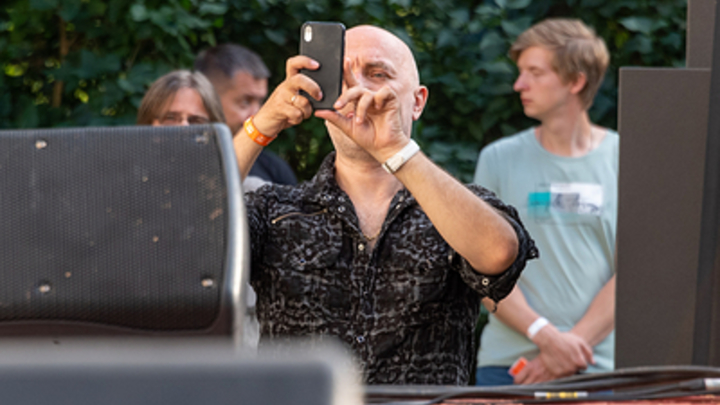 Захар Прилепин - о покинувших Россию артистах: Через год вернутся