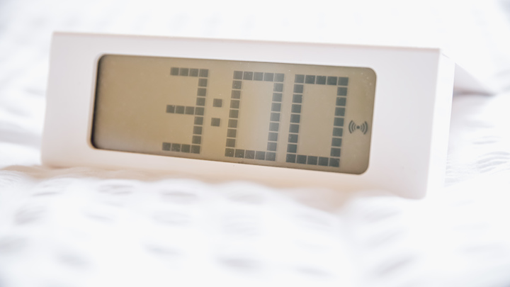 Дыхание должно быть только носовым: Как побороть храп, рассказала врач