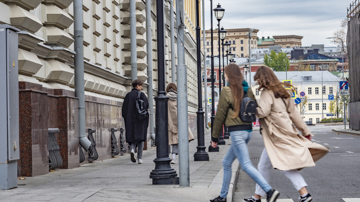 Изгнанный из России комик неожиданно всплыл в центре Москвы. Чтобы посмеяться над православными