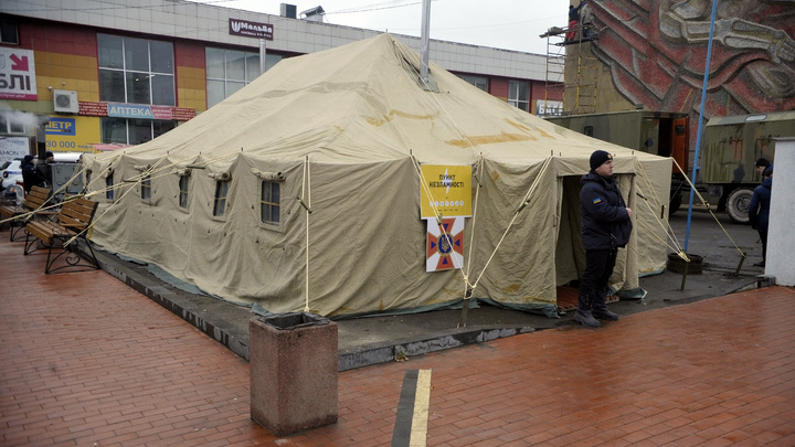 В Киеве сгорел пункт несокрушимости Зеленского: Очевидцы показали кадры пожара