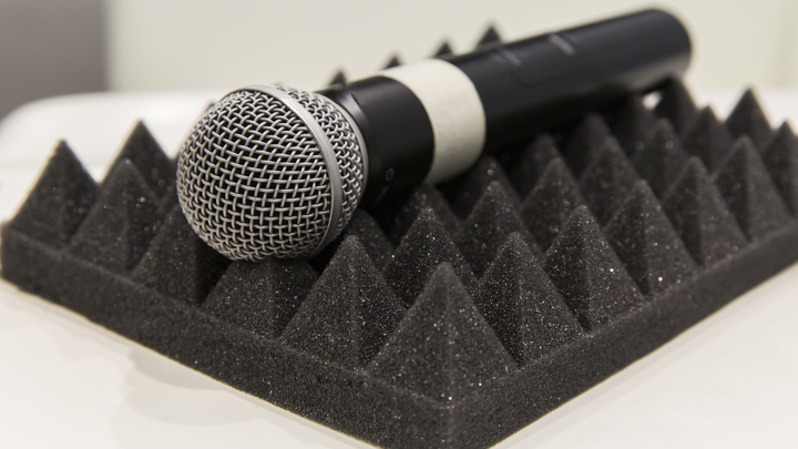 Никаких патриотических песен: Жену участника СВО огорошили в петербургском баре