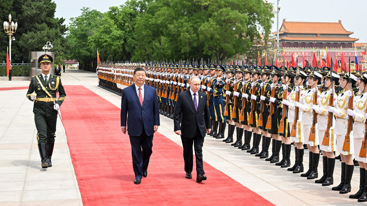 Православные кресты замазаны на федеральном ТВ: Русский репортаж о Путине и Си оскорбил верующих