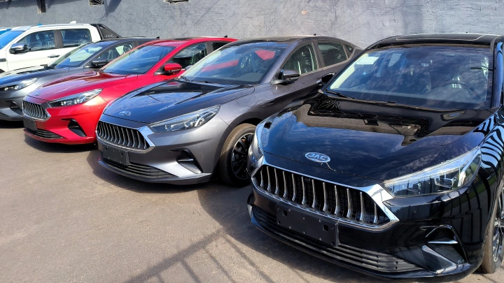 Подержанные авто обогнали новые: за год они подорожали на 13%