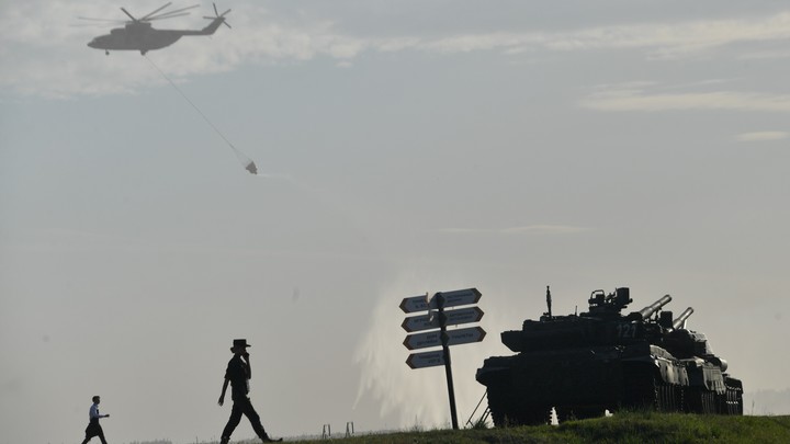 Днём ещё опаснее: Появились кадры уничтожения бронетехники ВСУ Ночными охотниками