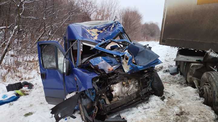 Число пострадавших в аварии с двумя грузовиками в Ногинске выросло до трех