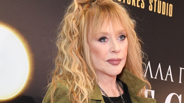 Пугачёву на похоронах Юдашкина провели через отдельный вход