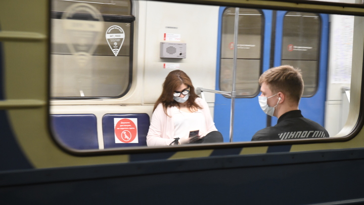 В Москве могут вернуть масочный режим в метро: какая статистика нужна для введения антиковидных мер