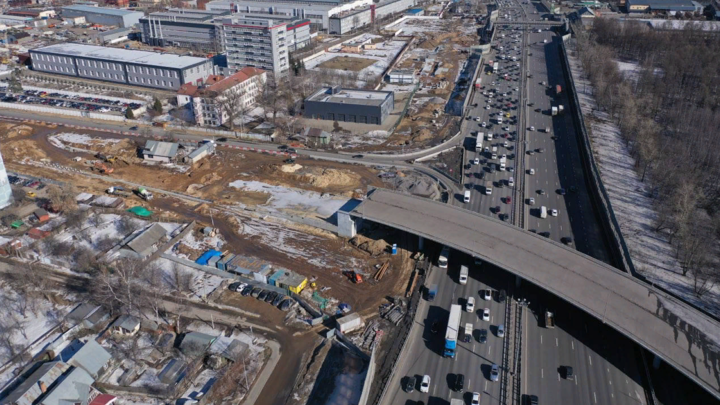 В 2022 году завершится строительство дорожной развязки М-8 «Холмогоры» в Подмосковье