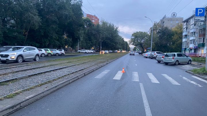 В Новосибирске иномарка сбила 16-летнего парня на пешеходном переходе